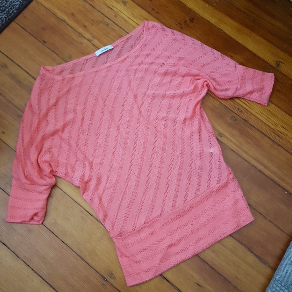 Coral top